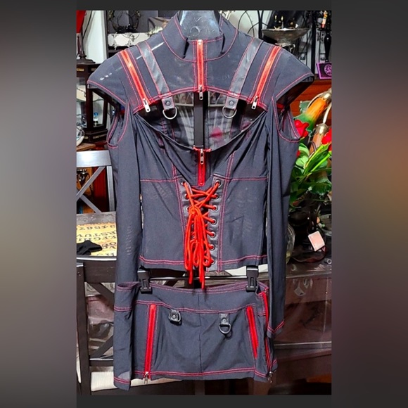 Lip Service Major ISO - Picture 5 of 13